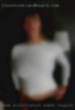 Nude exibitionist women couples near Lewes DE!